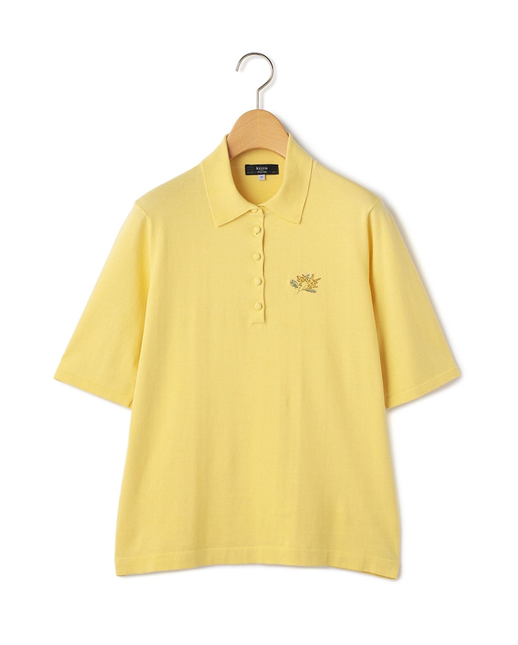 イエロー地にイエローの花柄の刺繍のカットソー