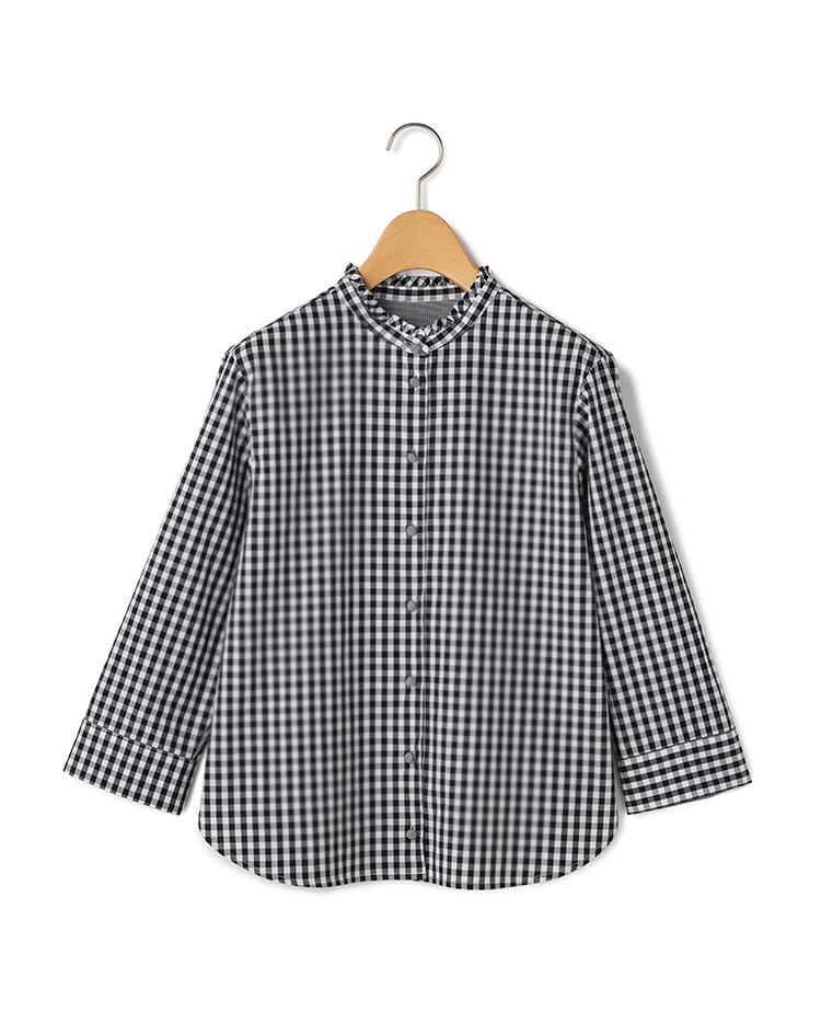 ホワイトとブラックのチェックのブラウス