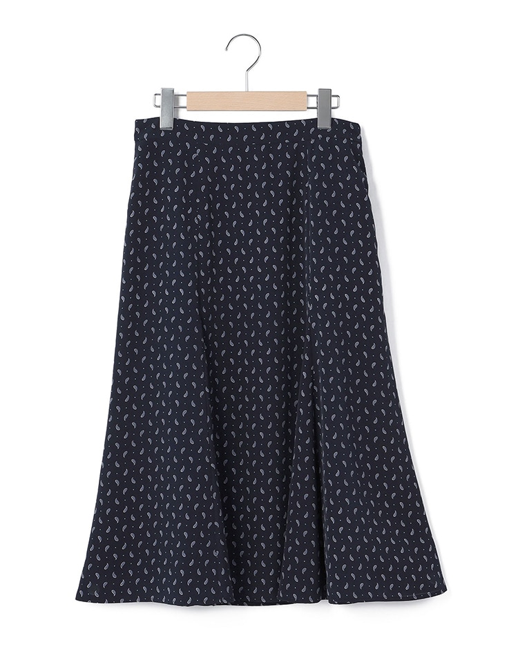 ネイビーのペイズリー柄スカート