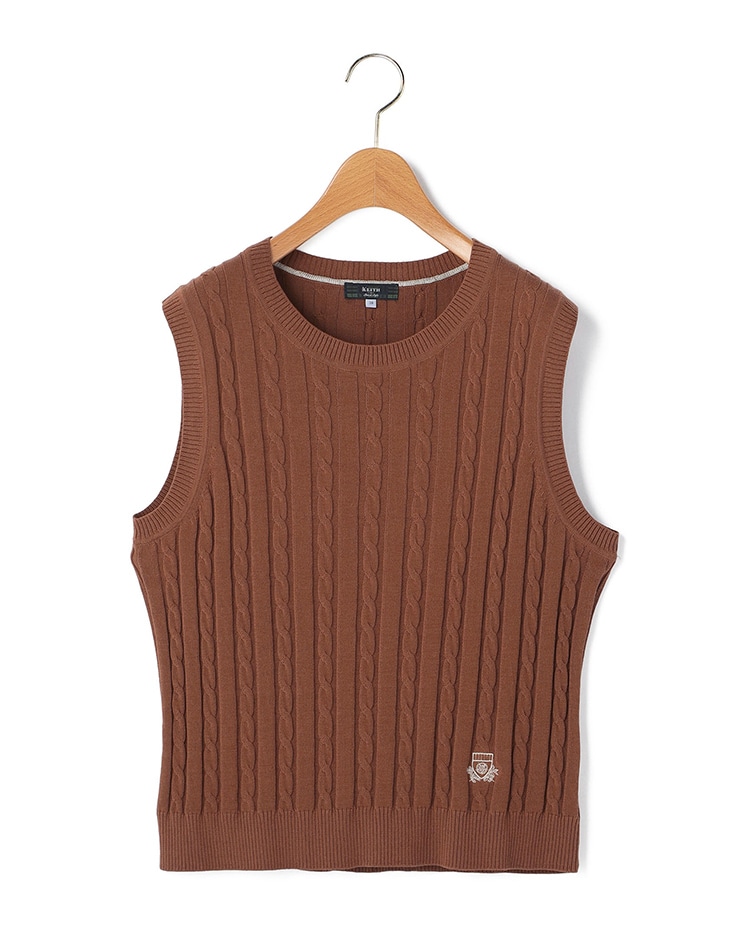 ブラウンのニットベスト