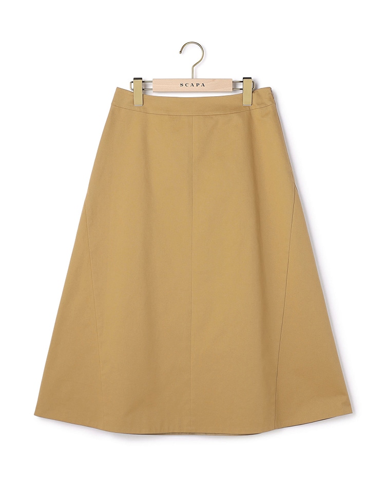 ベージュのスカート