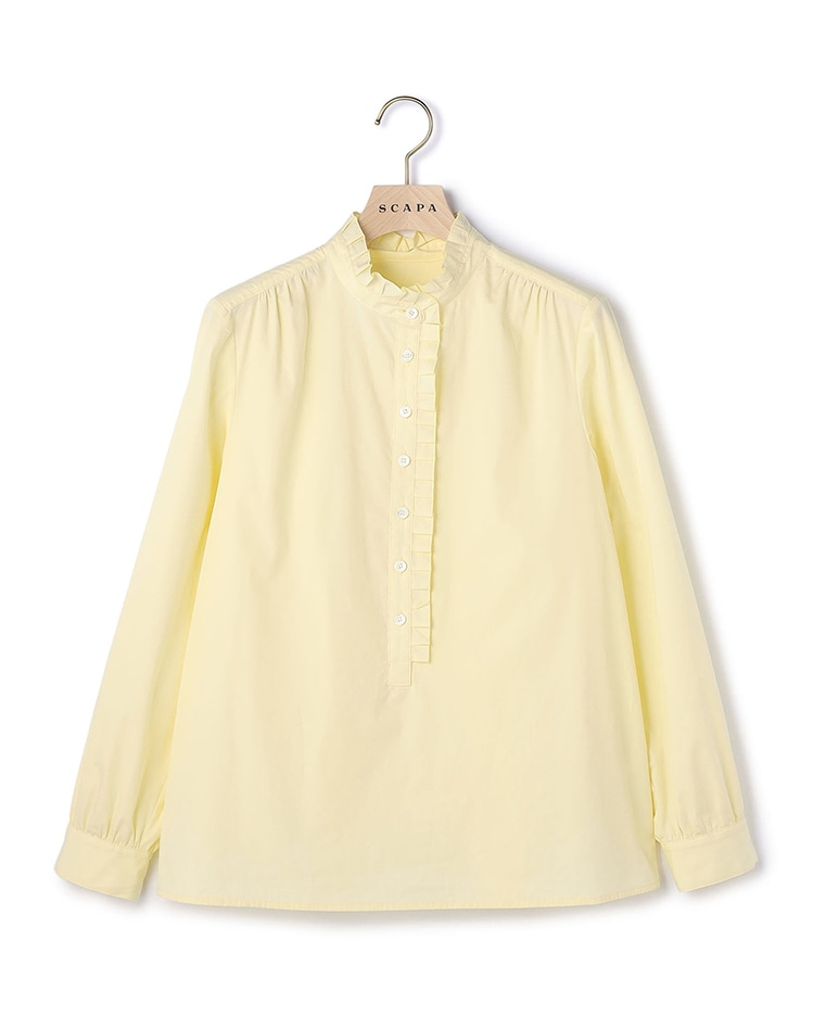 イエローのブラウス