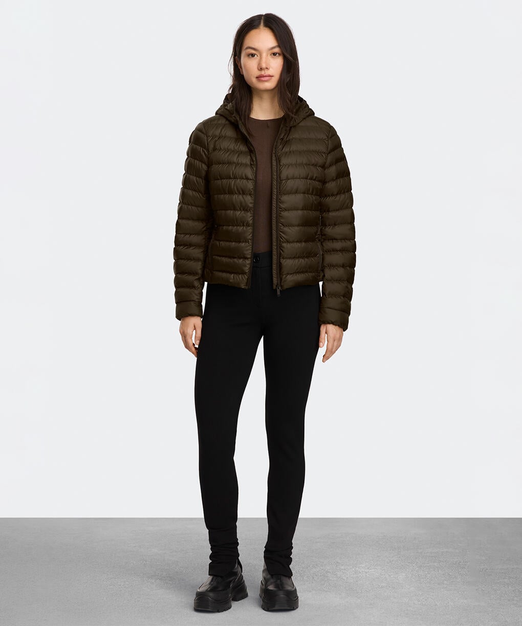 エーテラ フーディー