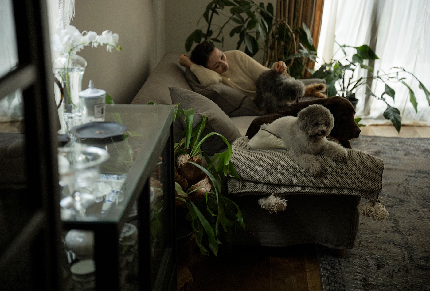 column_one_good_sofa_detail_14.jpg