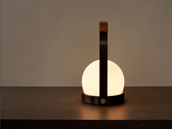 TCS ザ・コンランショップオンラインショップから11月のおすすめ_02_オドーコペンハーゲン_キャリーLEDランプ