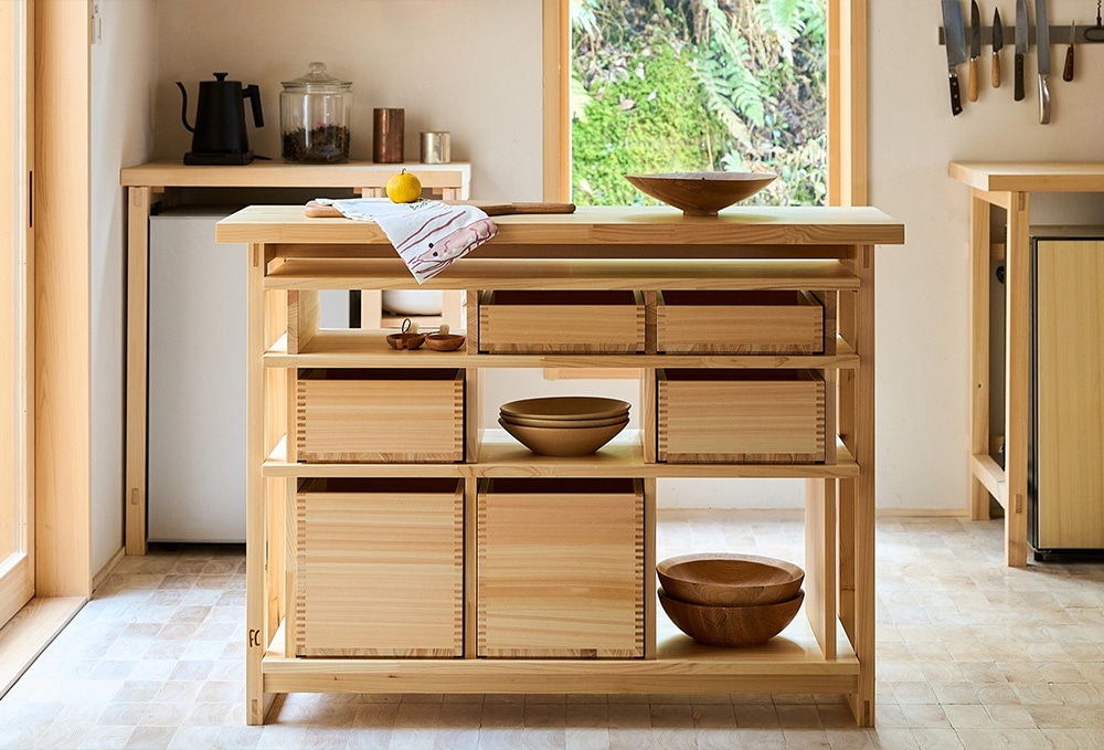 column_ILAND2+HELPFULKITCHENBOXbyFelixConran.jpg