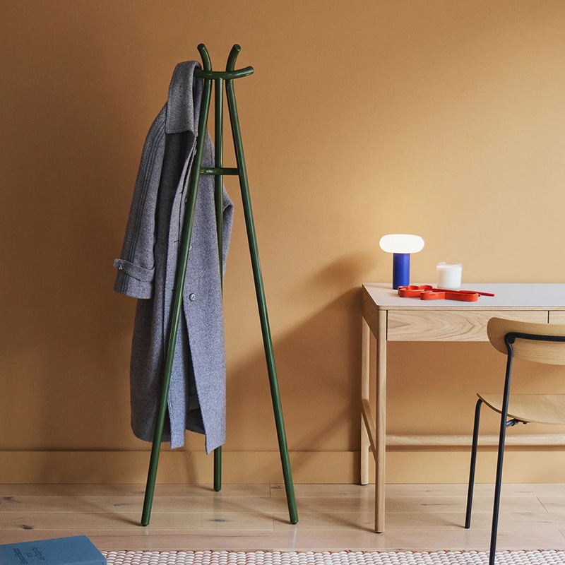 ikari_coatstand.jpg