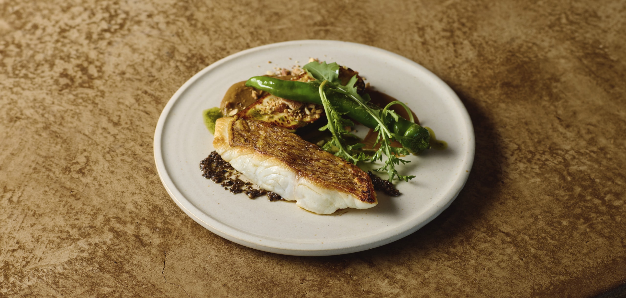 真鯛のポワレ　ローストズッキーニ　茄子のピューレ