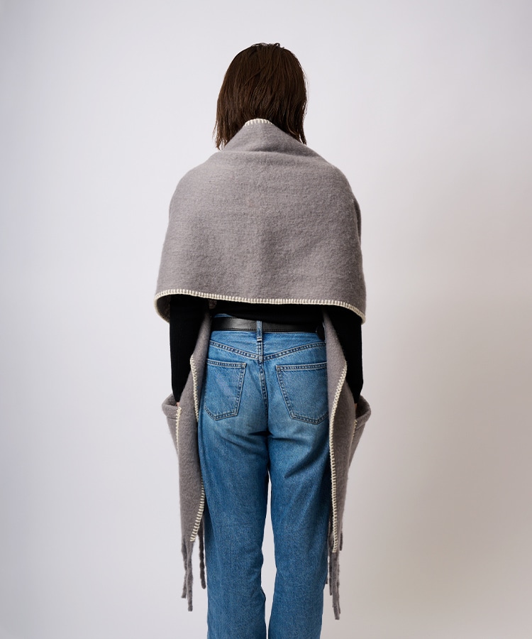 ポケットの付いた大判ストール