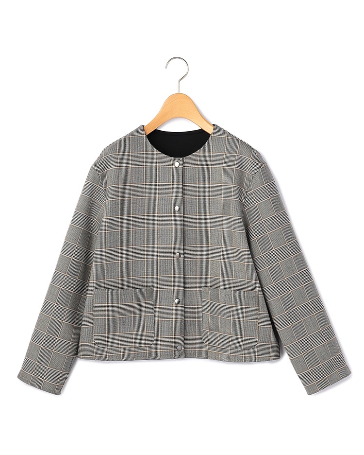 グレーのチェック柄のジャケット