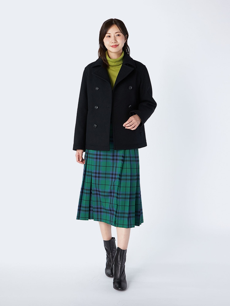 ブラックのウールメルトンコートを使用したスタイリング