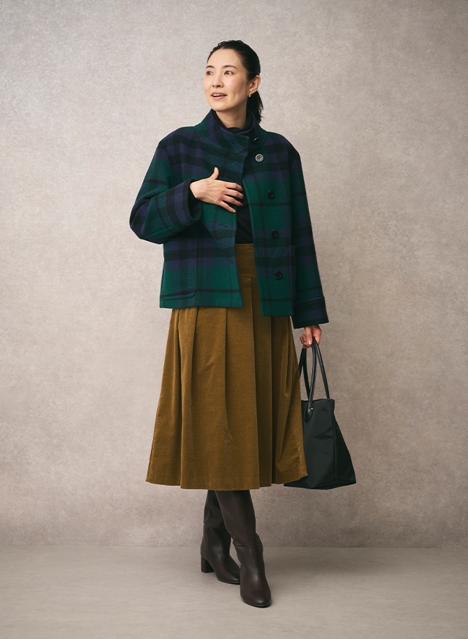 グリーンのチェックコートを使用したスタイリング
