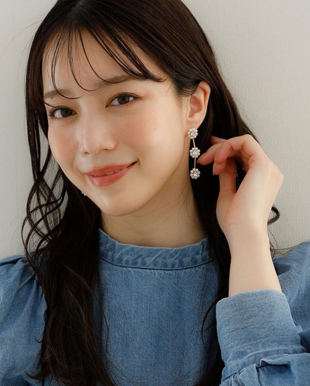 JewCas pearl flowerエアフィットイヤリング 着用イメージ