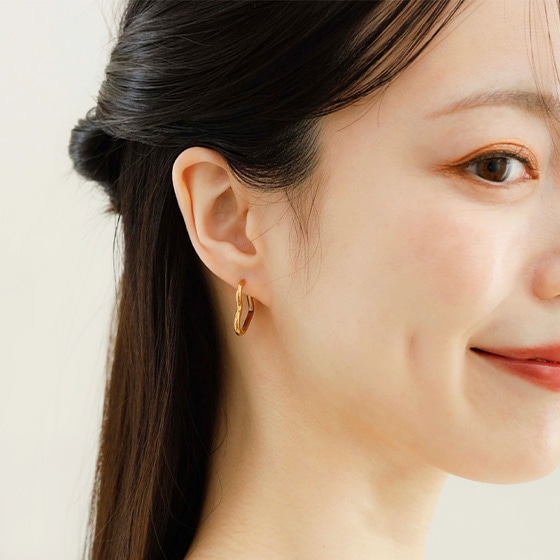 ステンレスハートピアス 着用イメージ