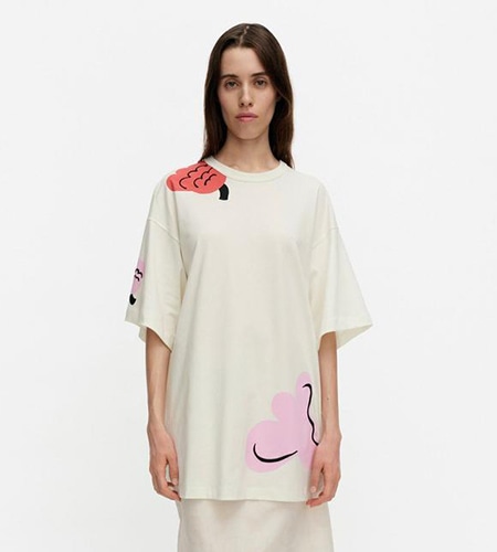 Puhua Kukasta kukkaan Tシャツ