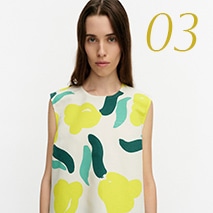 陽射しに負けない華やかさ 顔映えプリントトップスはこちら