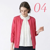 真夏の冷房対策に さっと歯折れるカーディガンはこちら