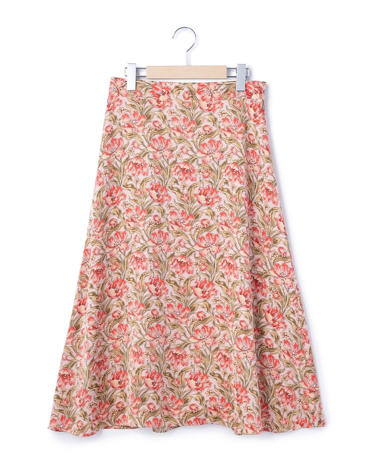 ピンクの花柄のスカート