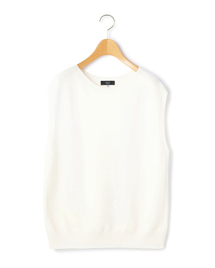 ホワイトのニット