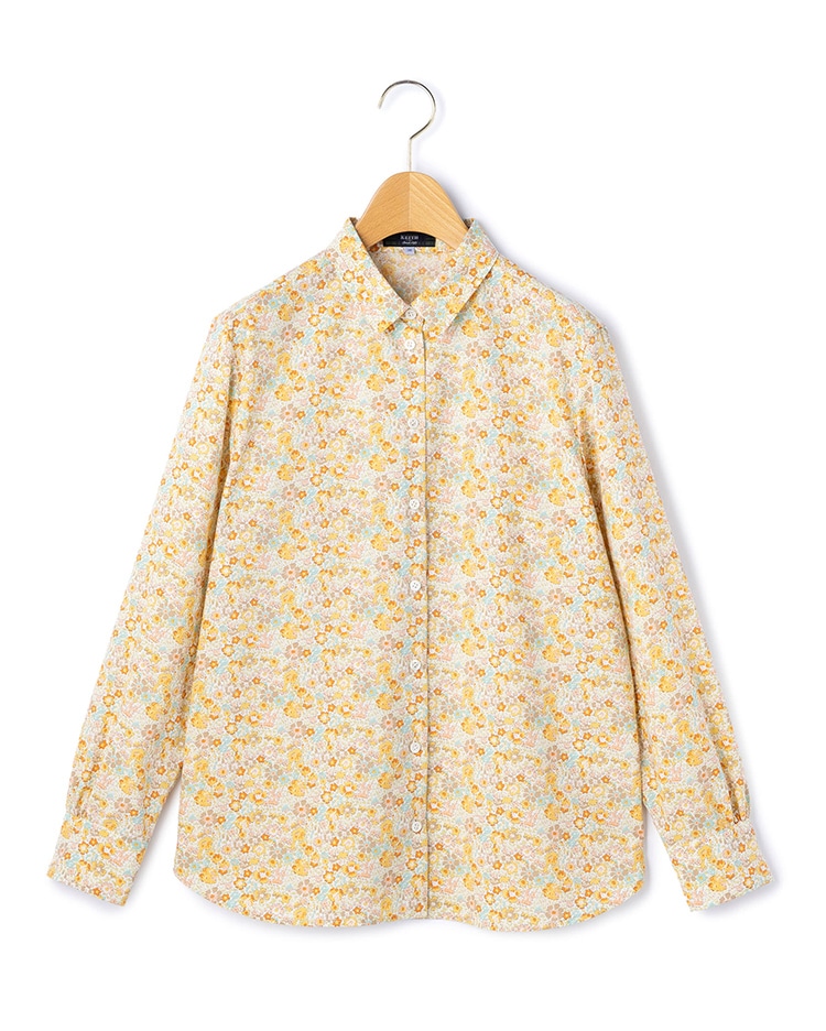イエローの花柄のブラウス