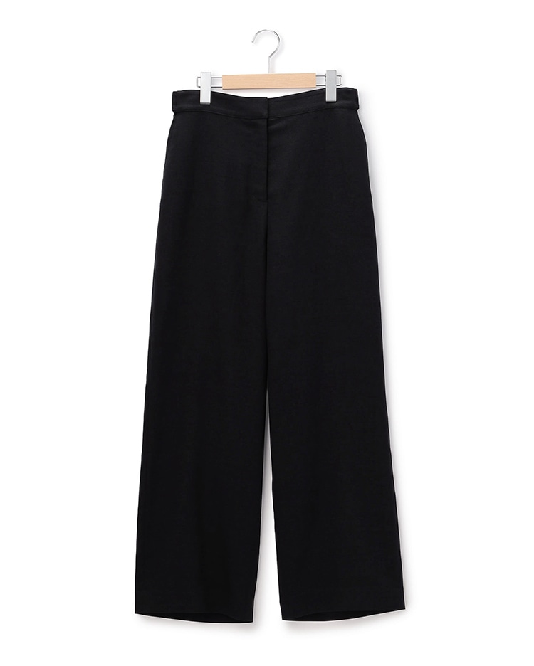 ブラックのセットアップパンツ