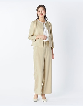 ベージュのセットアップはこちら