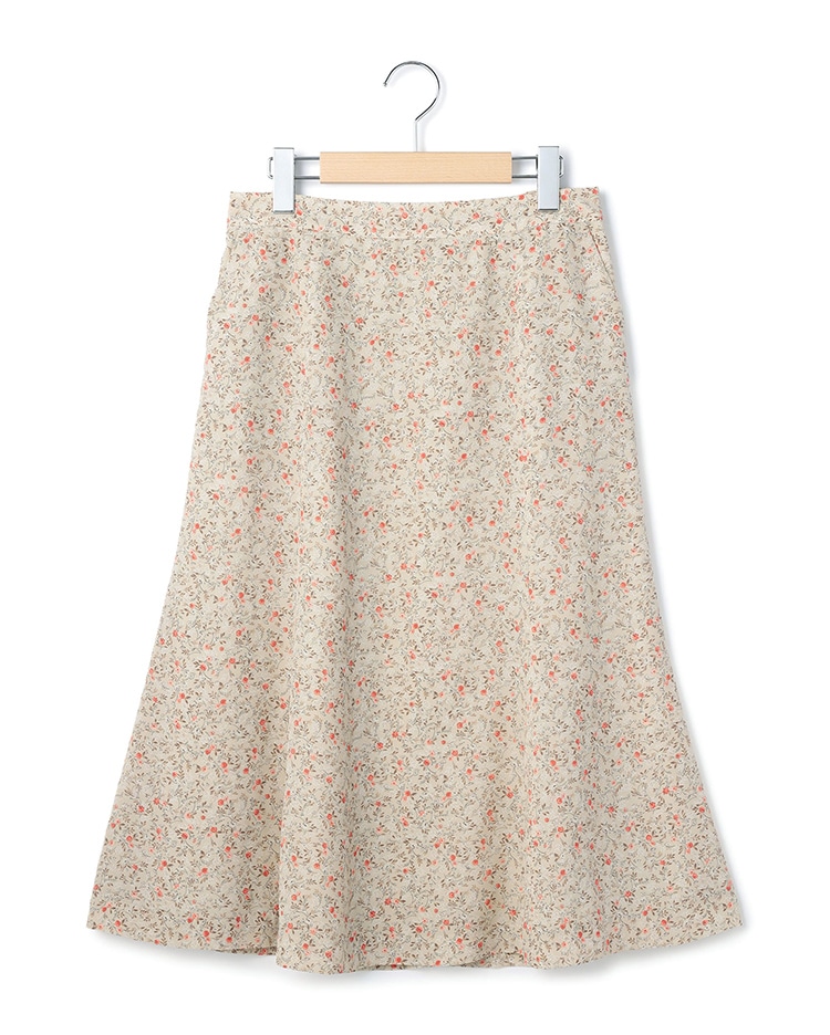 ベージュのスカート