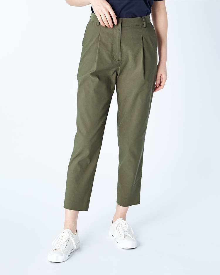 グリーンのパンツ