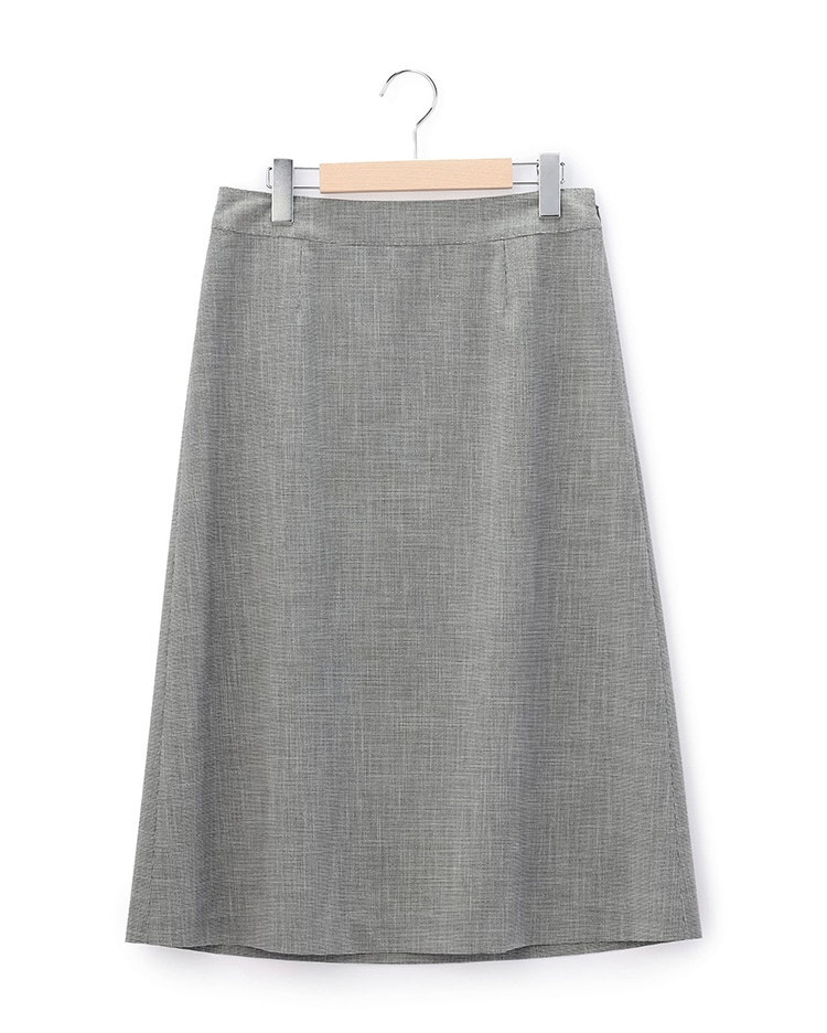 グレーのスカート