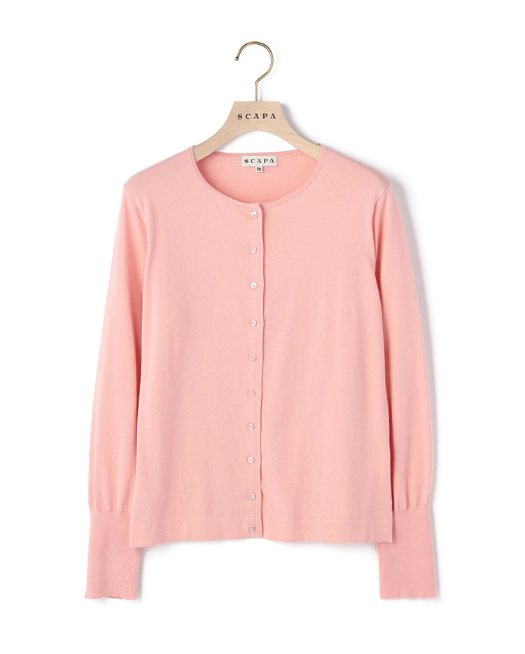 ピンクのカーディガン