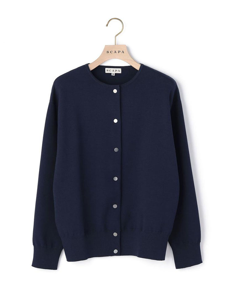 ネイビーのカーディガン