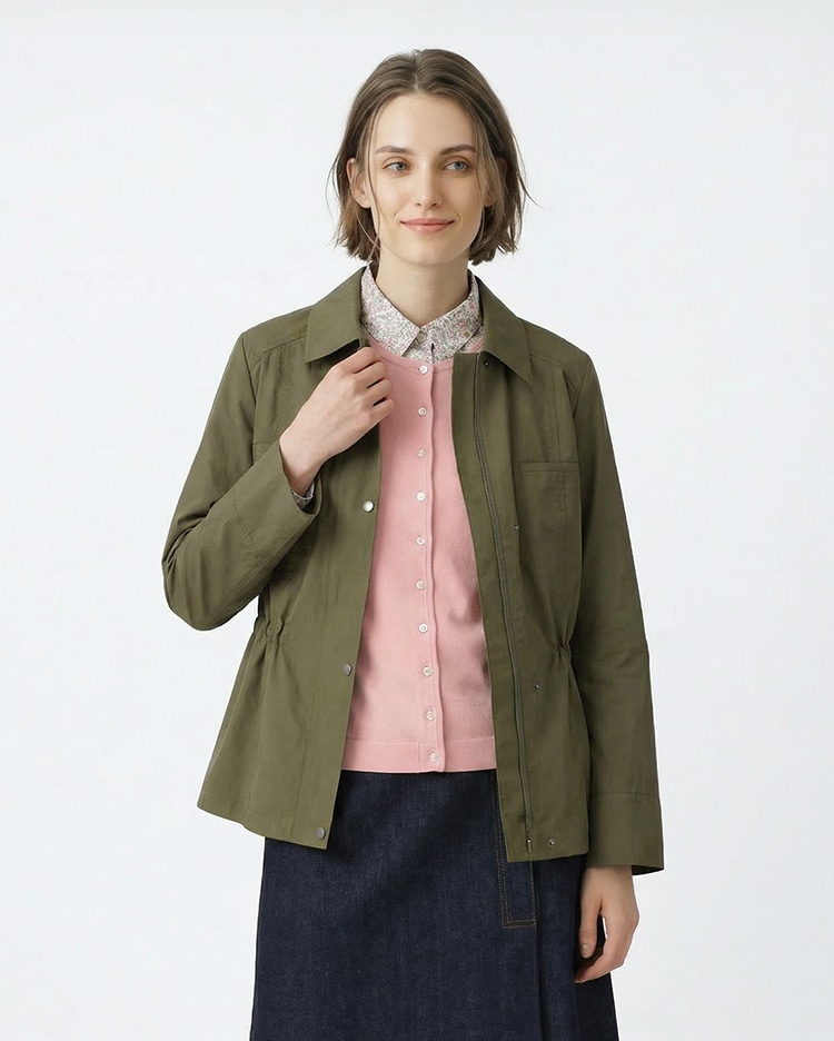 ダークグリーンのジャケット