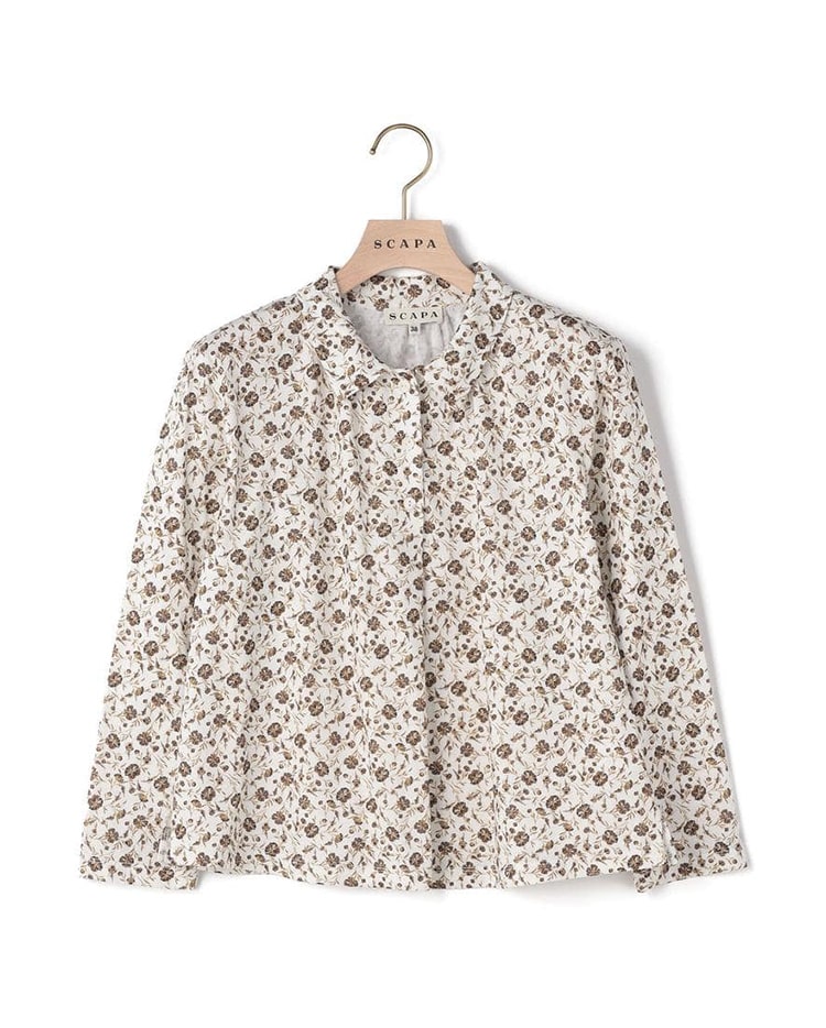 ピンクのフラワー柄カットソー