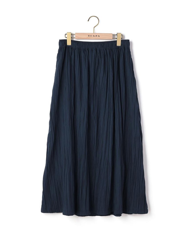 ネイビーのスカート
