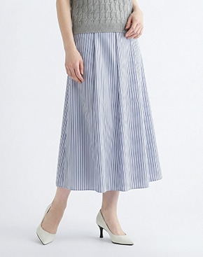 ブルーのストライプのスカートはこちら