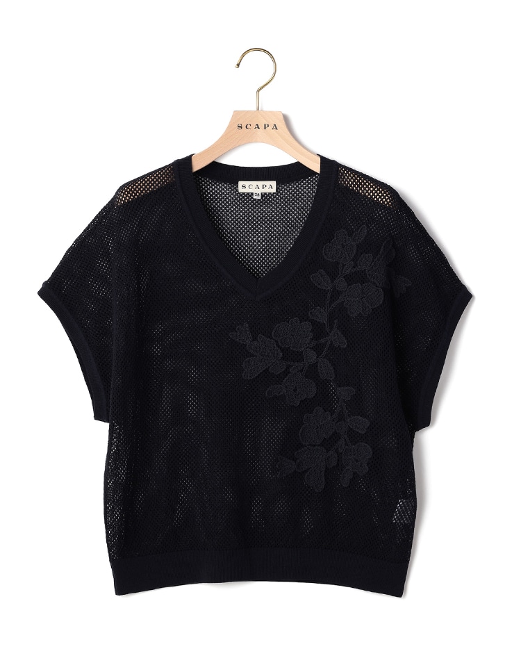 ブラックのニット