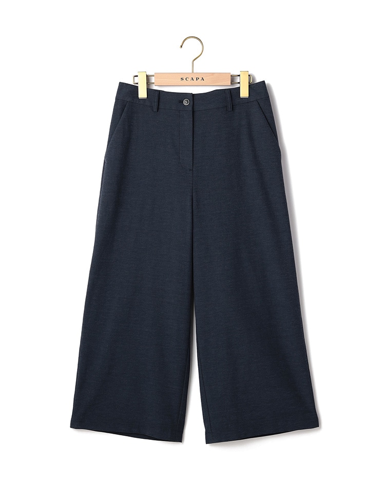 ネイビーのワイドパンツ