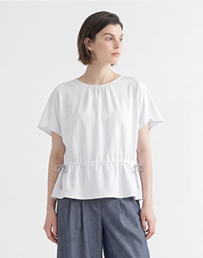 オフホワイトのカットソーはこちら