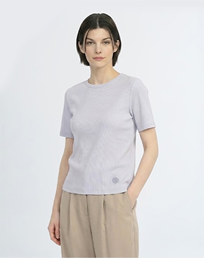 ライトブルーのカットソーはこちら