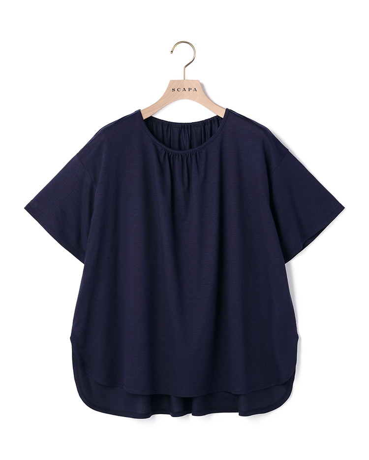 ネイビーのブラウス