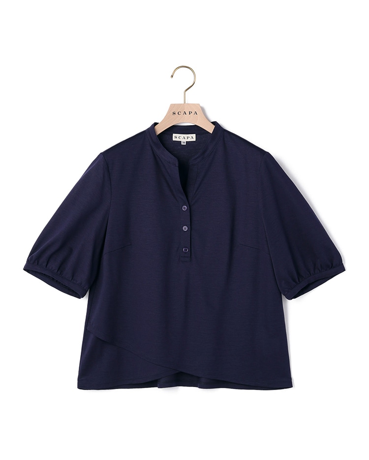 ネイビーのカットソー