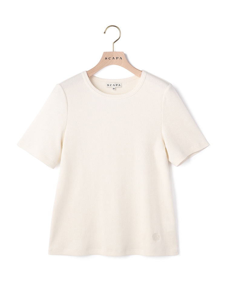 ホワイトのカットソー