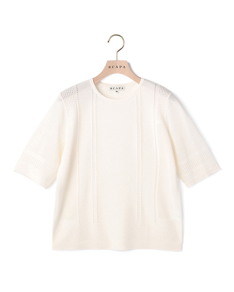 ホワイトのカットソー