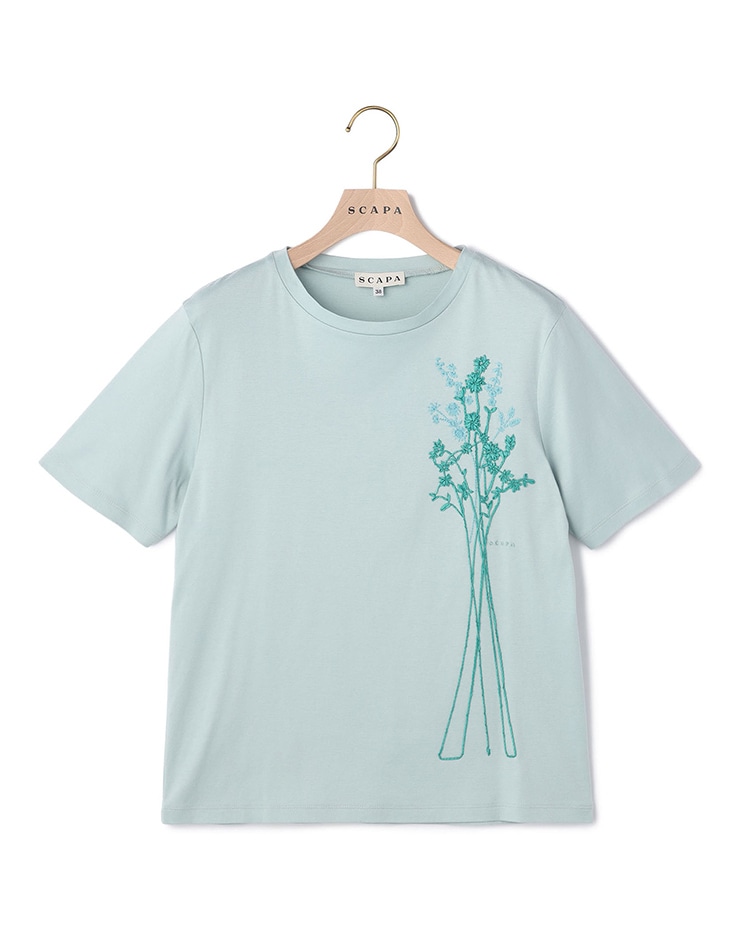 グリーンのカットソー