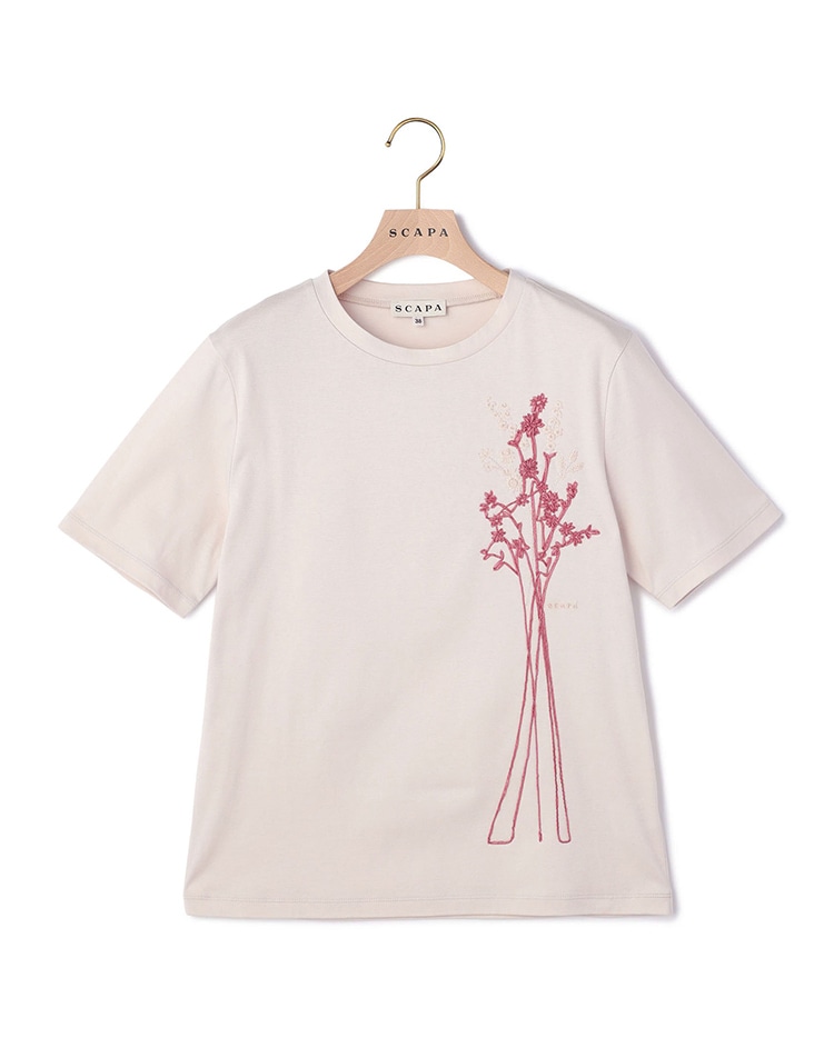 ピンクのカットソー