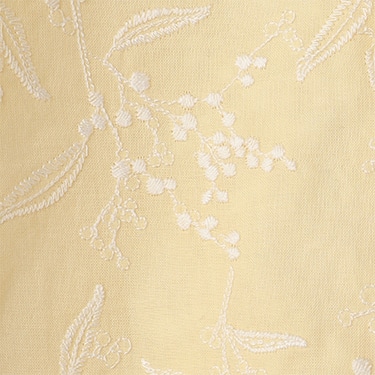 イエローの刺繡アップ