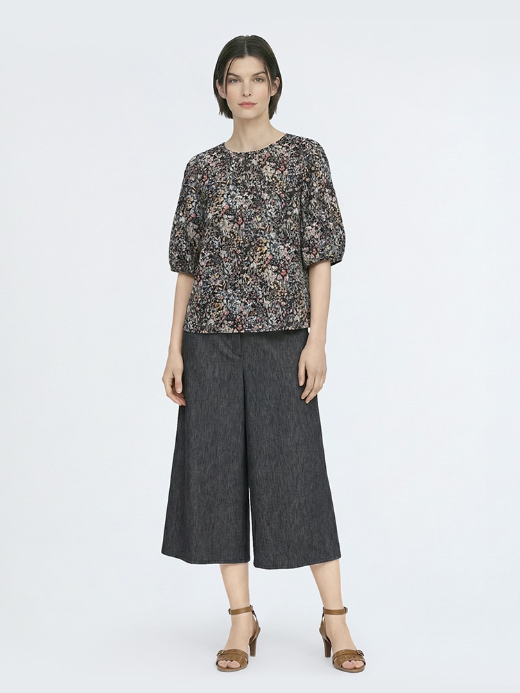 Liberty Printコロールカットソーのスタイリング