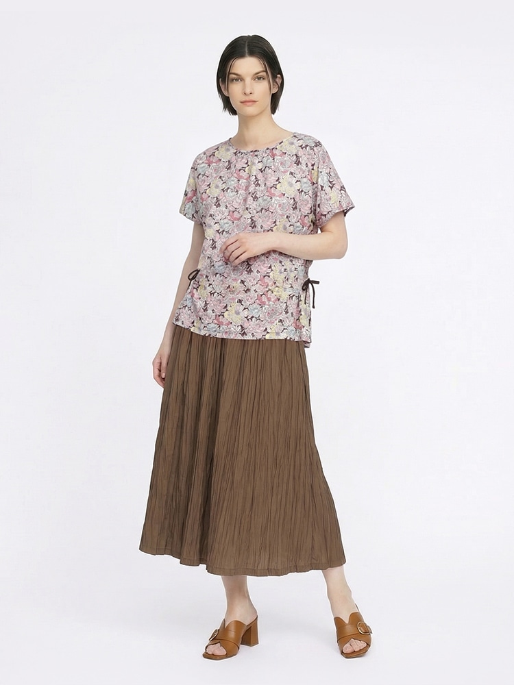 Liberty Printバーンカットソーのスタイリング