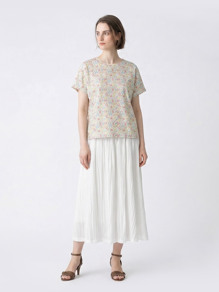 Liberty Printシャインカットソーのスタイリング