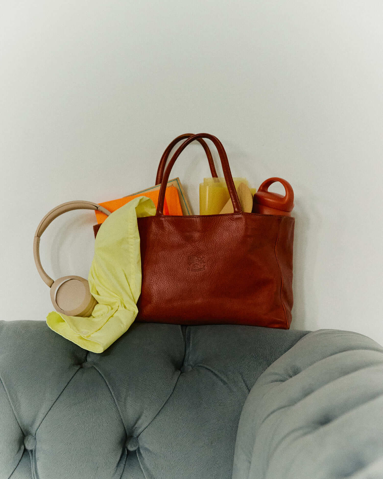 REVERSIBLE HAND BAG